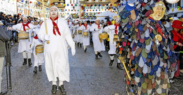 Die Narro-Zunft Waldshut reist jhrlic...eim groen Narrentreffen in Waldshut.   | Foto: Olaf Michel