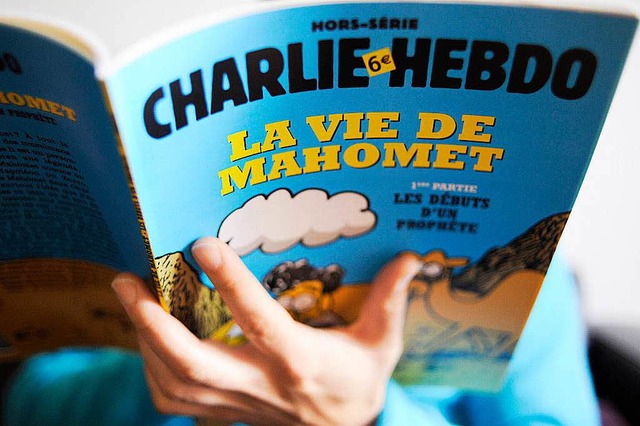 &#8222;Das Leben des Mohammed&#8220; &... eine Sonderausgabe von Charlie Hebdo.  | Foto: dpa