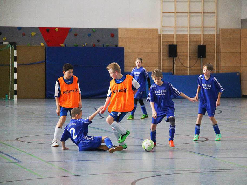 Spielszene des D2-Turniers, SV Schopfheim in blau. Spielszene des D2-Turniers, SV Schopfheim in blau.