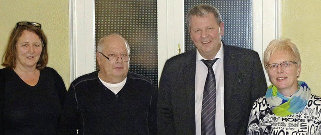 Gerhard Sicklinger  (zweiter von recht... (rechts) und Rolf Friedrich  geehrt.   | Foto: Privat