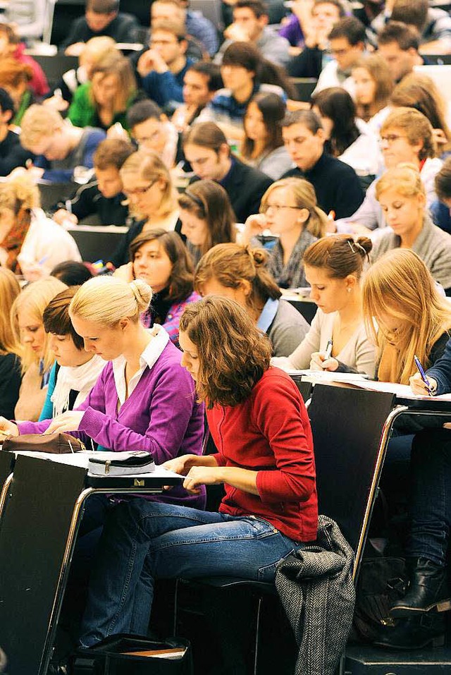 Studenten in Freiburg  | Foto: dpa