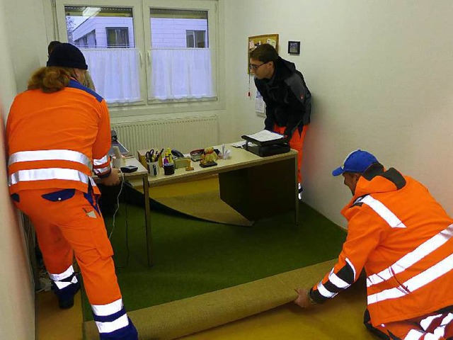 Die Mitarbeiter der Technischen Betrie...e, auch den Schreibtisch der Leiterin.  | Foto: Eberhard Wei