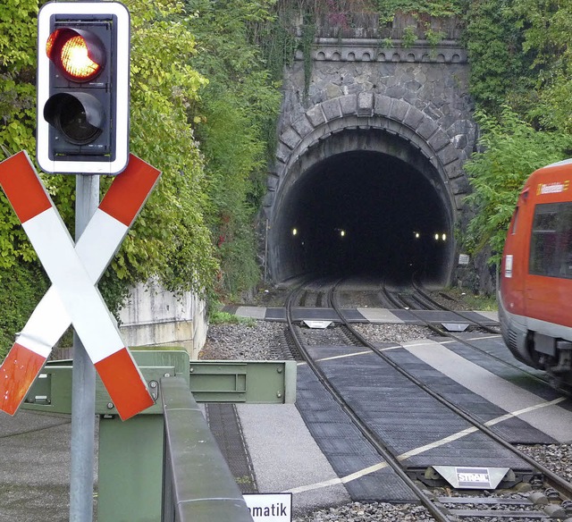 Das Westportal des Rappensteintunnels ...t die  Jahreszahl 1856 (kleines Foto).  | Foto: Baumgartner/Schwendemann