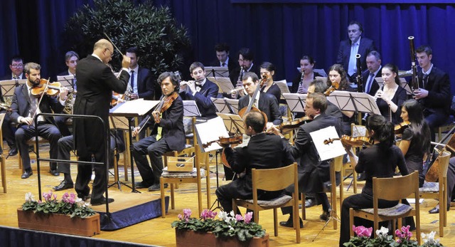 Mit einem prchtigen Neujahrskonzert b...er Hartung  im Mllheimer Brgerhaus.   | Foto: Dorothee Philipp