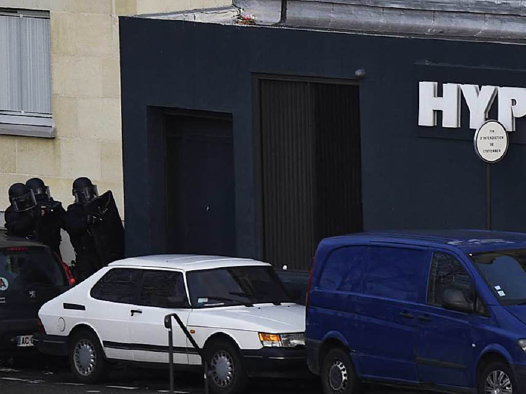 Die zwei Brder, die den Anschlag auf das Satiremagazin Charlie Hebdo verbt haben, verschanzten sich in Dammartin-en-Gole, ein weiterer Islamist in einem jdischen Supermarkt im Osten von Paris.