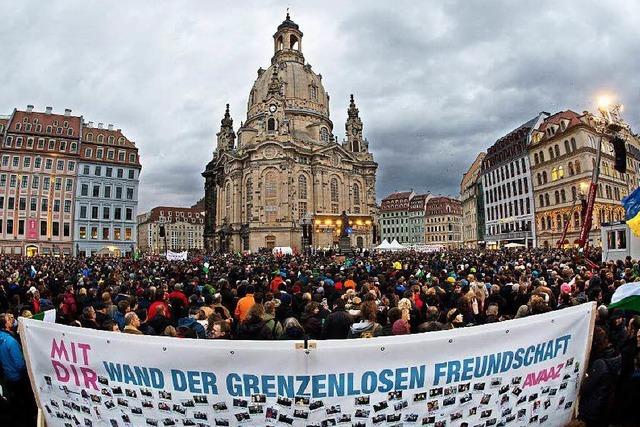 35 000 Menschen setzen in Dresden Zeichen gegen 