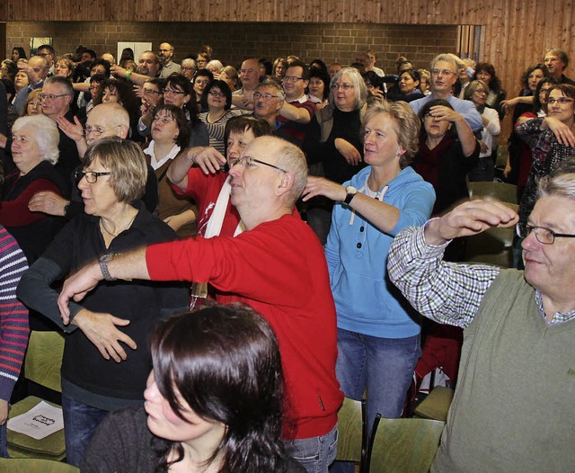 Krperbungen sind unerlsslich, um si...abei sozusagen zum Ganzkrpertraining.  | Foto: Martha Weishaar