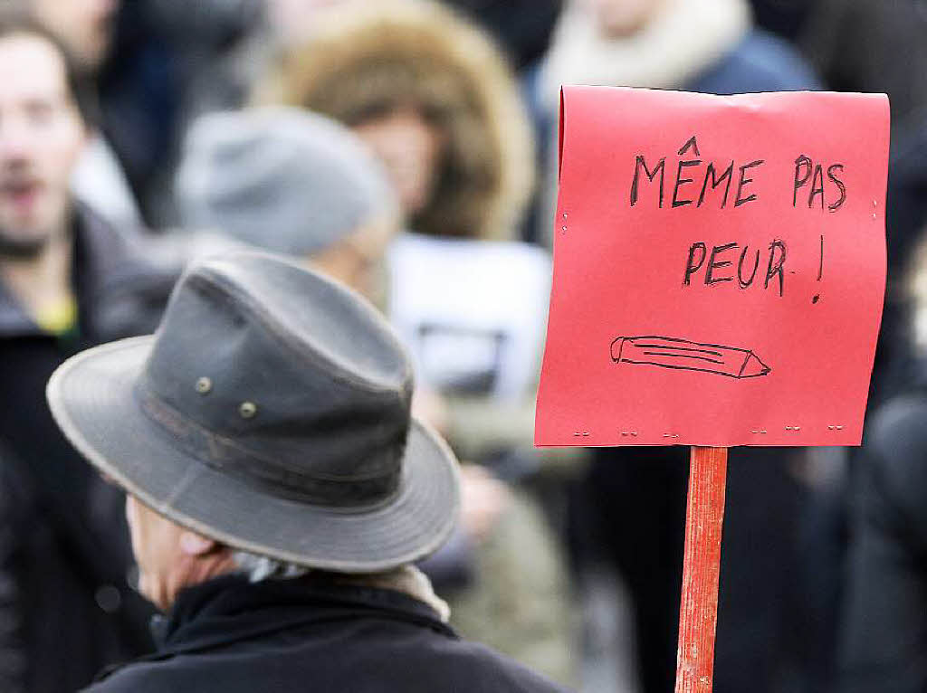 Solidaritt mit getteten Zeichnern, Polizisten und Supermarkt-Kunden: Frankreich trauert Seit’ an Seit’ mit Staatsgsten wie Bundeskanzlerin Merkel.