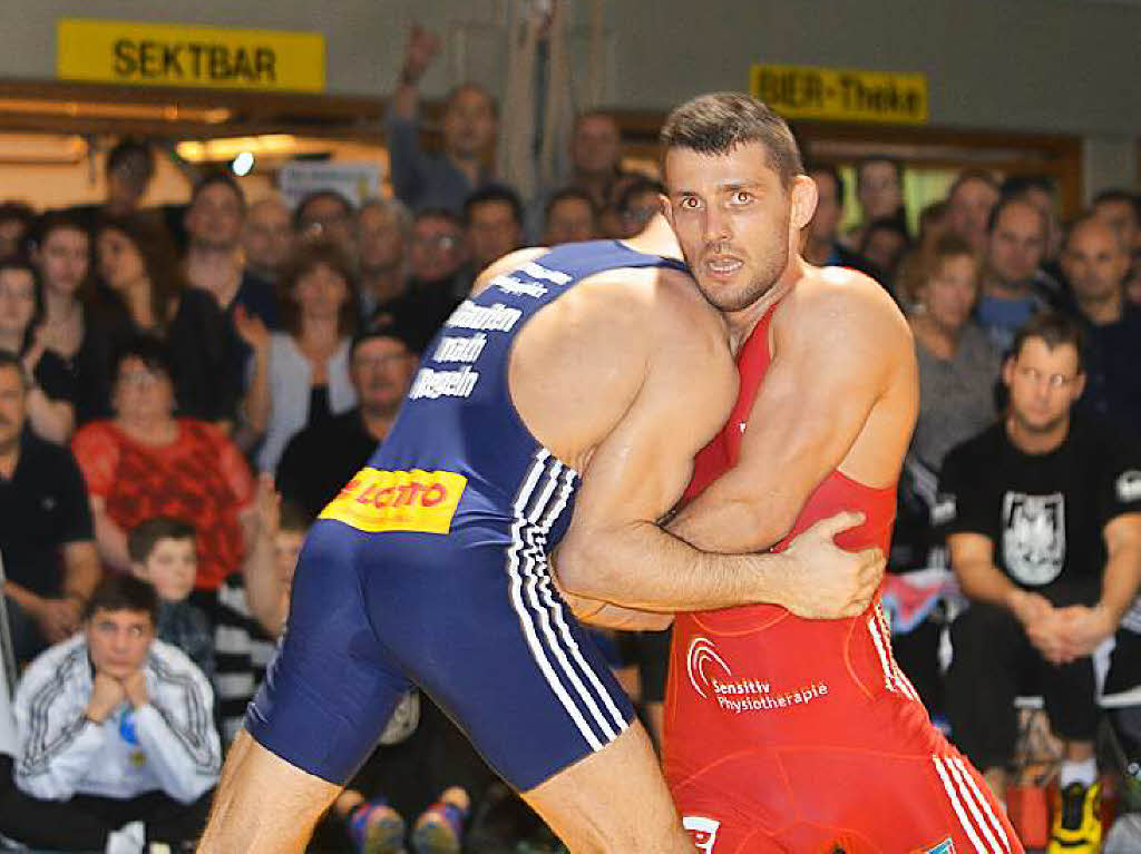 Erstliga-Ringen in Adelhausen: Der TuS ist erneut im Viertelfinale ausgeschieden.