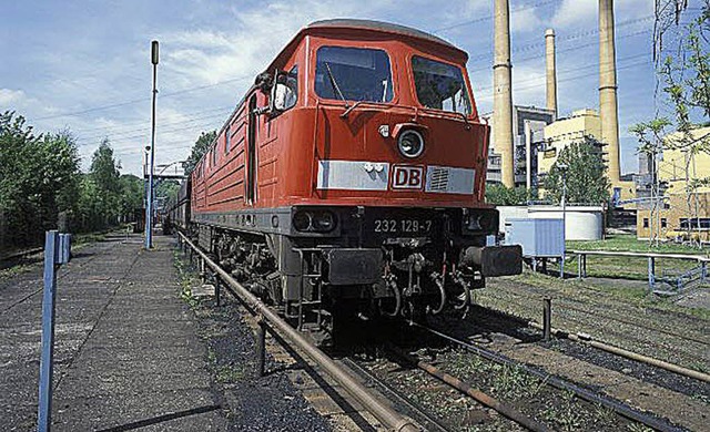 Das Land hat Dieselloks fr einen Teil der Hochrheinstrecke ausgeschrieben.   | Foto: dpa