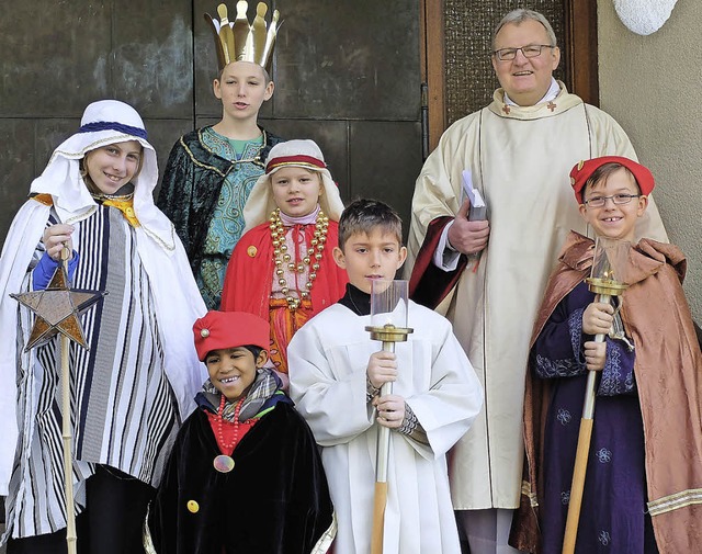 Die Sternsinger der katholischen Pfarr...ndern haben  ber 30 Familien besucht.  | Foto: Privat