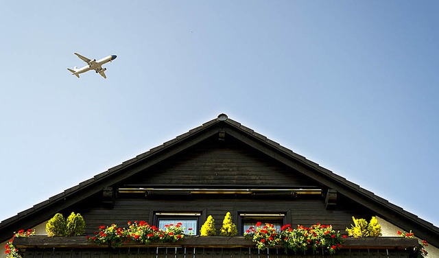 bers eigene Dach sollen sie nicht fliegen: verhasste Flugzeuge  | Foto: dpa