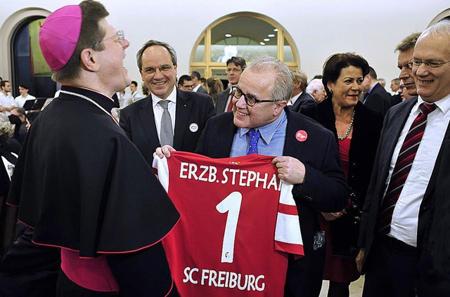 Neue Nummer eins: Erzbischof Stephan B...ng im Collegium Borromum berreicht.   | Foto: thomas Kunz