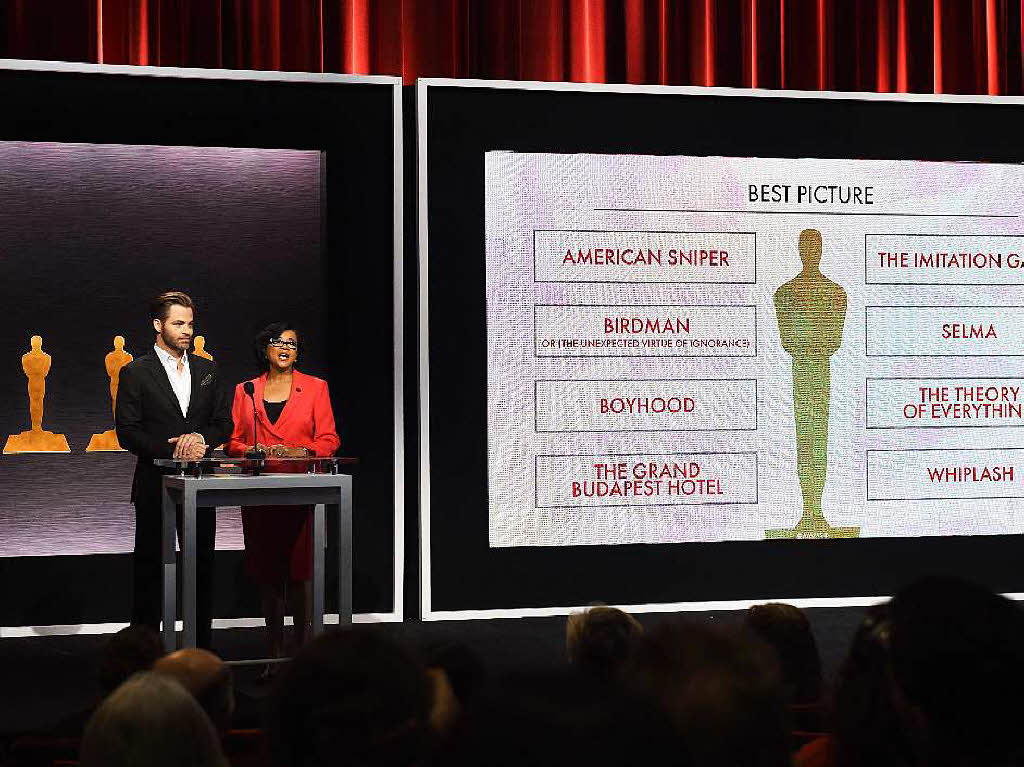 Chris Pine (links) und die Prsidentin der Academy gaben die Nominierten in der Kategorie „Bester Film“ bekannt.