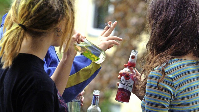 Exzessiver Alkoholkonsum Jugendlicher ...#8222;Halt&#8220;-Konzept stimuliert.   | Foto: dpa