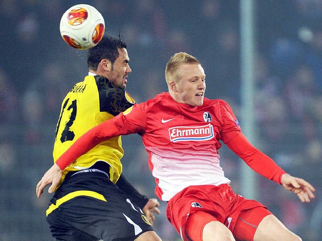 Gegen FC Sevilla lief Lorenzoni in der Europa League auf.  | Foto: dpa