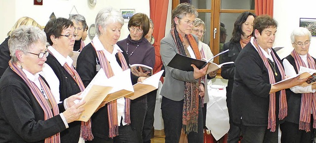 Der Kirchenchor Husern bei seinem Auf... im Rahmen des Fridolinsempfangs 2013.  | Foto: Cornelia Liebwein
