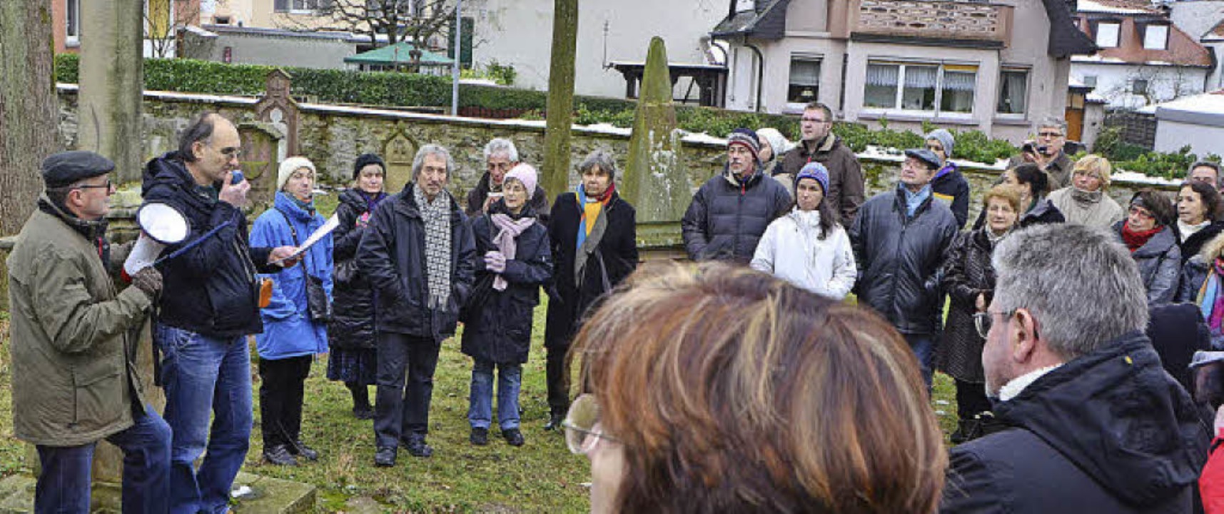 2013: Stadthistorischer Rundgang (hier: Alter Friedhof).   | Foto: Archivfoto: Timm