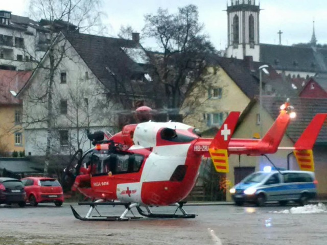 Der Notarzt eilte per Helikopter herbe...hrigen Jungen aber nicht mehr helfen.  | Foto: Martin Ganz, Kamera24.tv