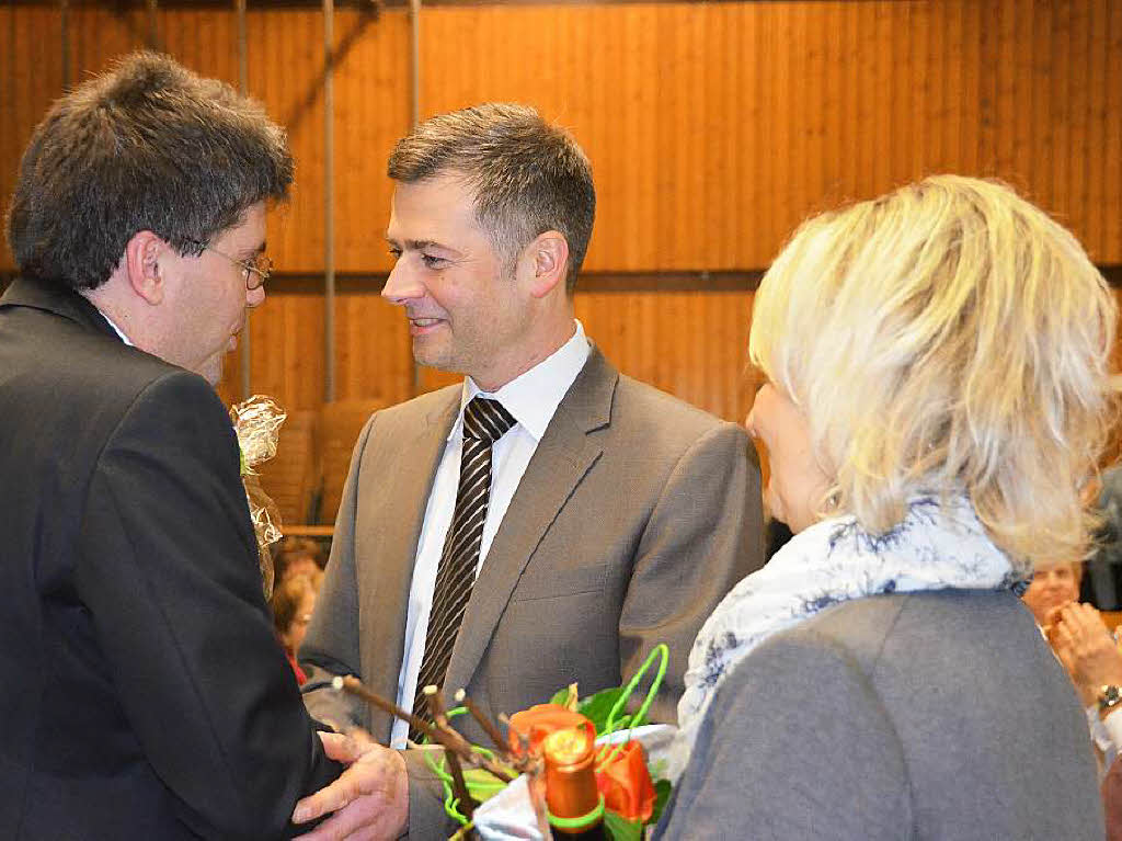 Die Wahlhelfer leisteten gute Arbeit. In der voll besetzten Wutachhalle wurde das Wahlergebnis bekannt gegeben. Die Wahlhelfer leisteten gute Arbeit. In der voll besetzten Wutachhalle wurde das Wahlergebnis bekannt gegeben.