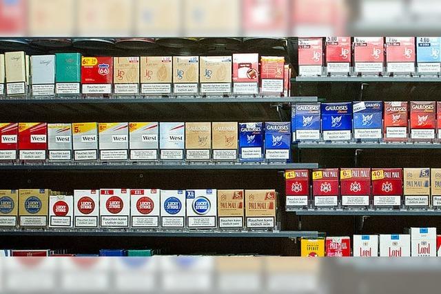 Seit der Wiedervereinigung hat sich der Zigarettenabsatz in Deutschland fast halbiert