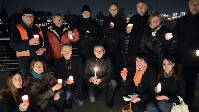 Lichter der Hoffnung auf der Dreilnde...i der Mahnwache des CDU-Stadtverbands   | Foto: Lauber