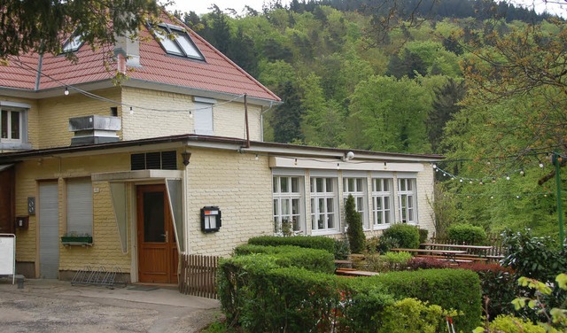 Die Terrasse vor dem Flachbau des Rest...r Burg soll knftig berdacht werden.   | Foto: Frank Kiefer