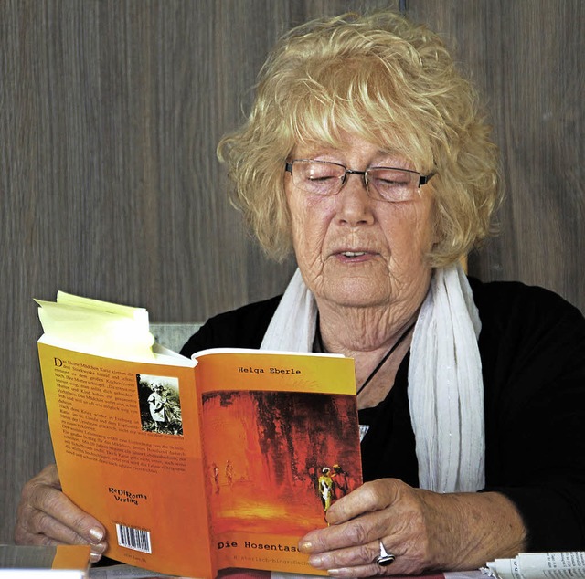 Helga Eberle bei ihrer Lesung in der Villa artis in Heitersheim  | Foto: model