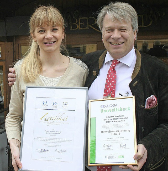 Myriam und Michael Erfurth  freuen sich ber die beiden Auszeichnungen.  | Foto: Dieter Maurer