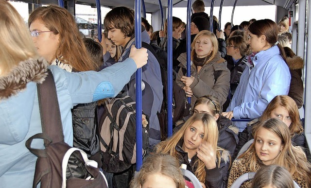 Die Klage ber Gedrnge in Schulbussen...usse gibt. Unser Bild entstand 2007.    | Foto: Herbert frey