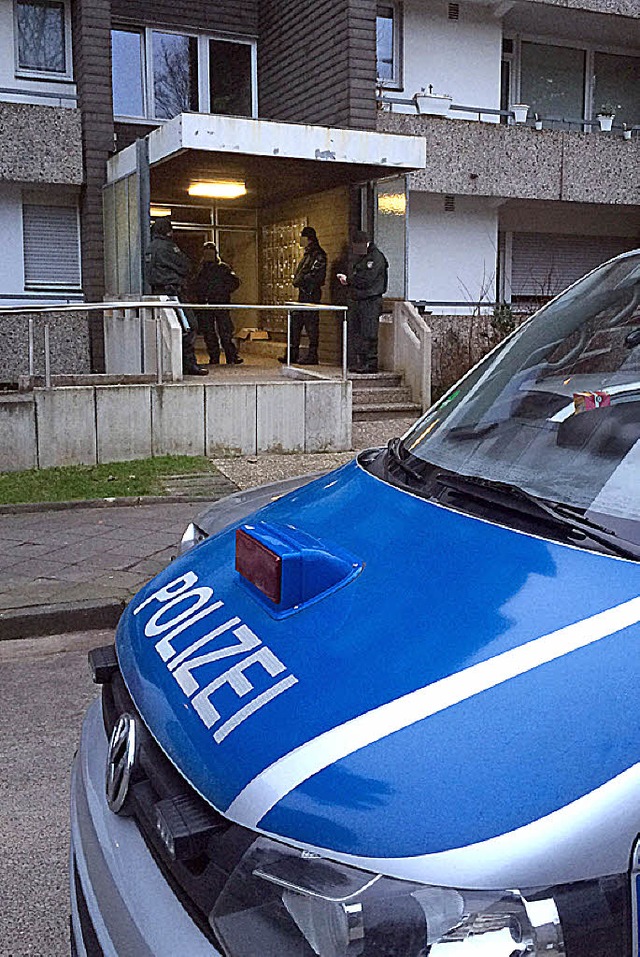 Polizeieinsatz am Donnerstag in Mnchengladbach   | Foto: DPA