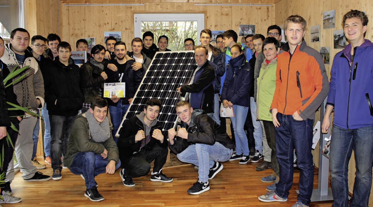 Schler des Technischen Gymnasiums Rhe...d informieren sich ber Umwelttechnik.  | Foto: ZVG