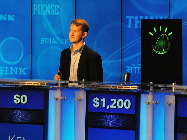 Quizknig  Watson und  seine Kontrahenten  in der Show Jeopardy  | Foto: ibm