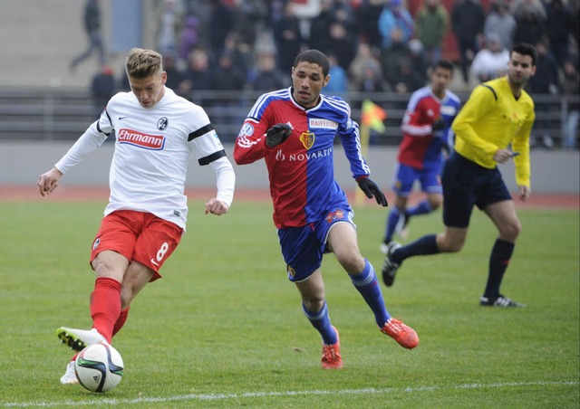 Auch Maik Frantz brachte den Ball nicht an Basel-Keeper Vaclik vorbei.  | Foto: Achim Keller