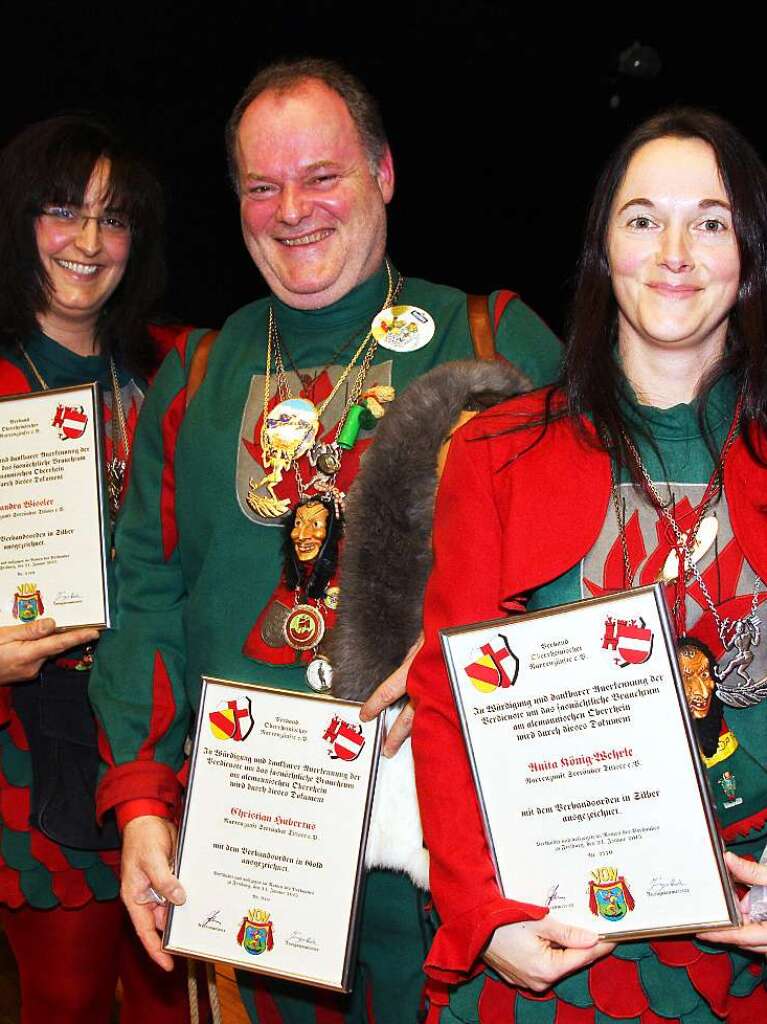 Hampelmnnerorden in Silber fr die Nixen und in Gold fr den Seeruber (von links): Sandra Wissler, Christian Hubertus und Anita Knig-Wehrle.