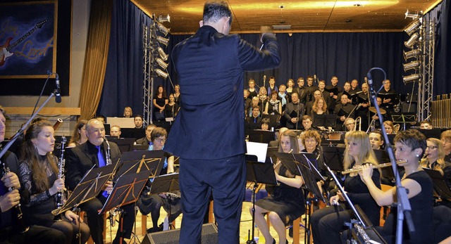 Mit zwei sinfonischen Werken mit Rocke...ein auergewhnliches Konzerterlebnis.  | Foto: hartenstein