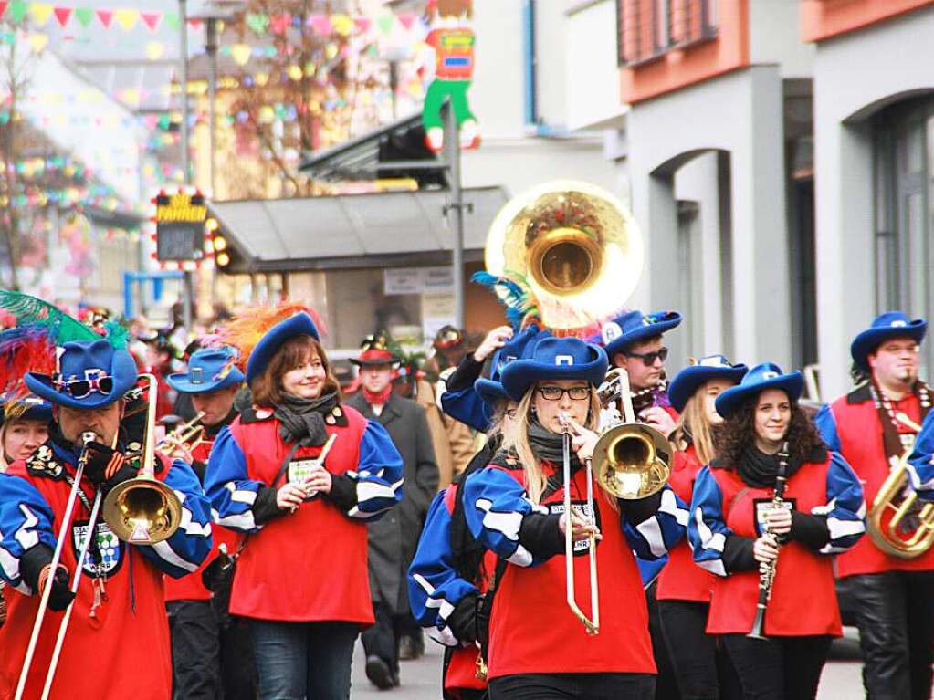 Mit dem Narrenbaumstellen begann in Wehr die heie Phase der Fasnacht.