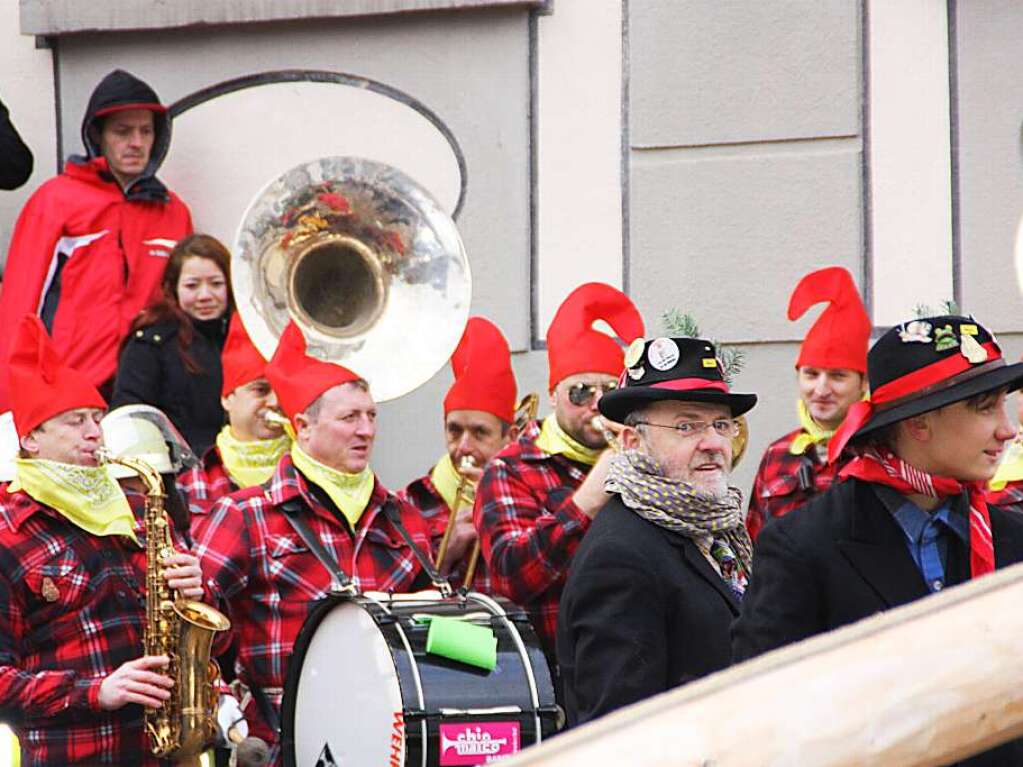 Mit dem Narrenbaumstellen begann in Wehr die heie Phase der Fasnacht.