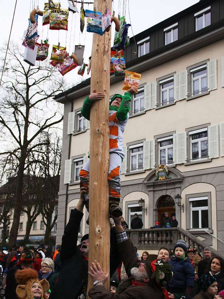 Mit dem Narrenbaumstellen begann in Wehr die heie Phase der Fasnacht.