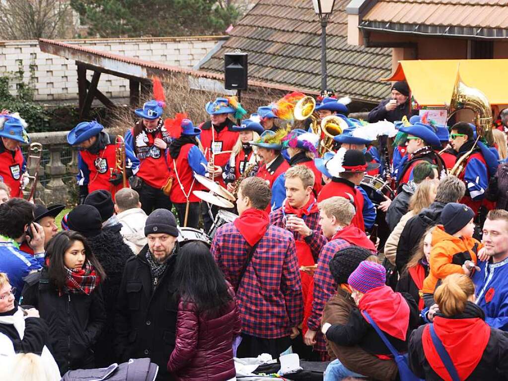 Mit dem Narrenbaumstellen begann in Wehr die heie Phase der Fasnacht.