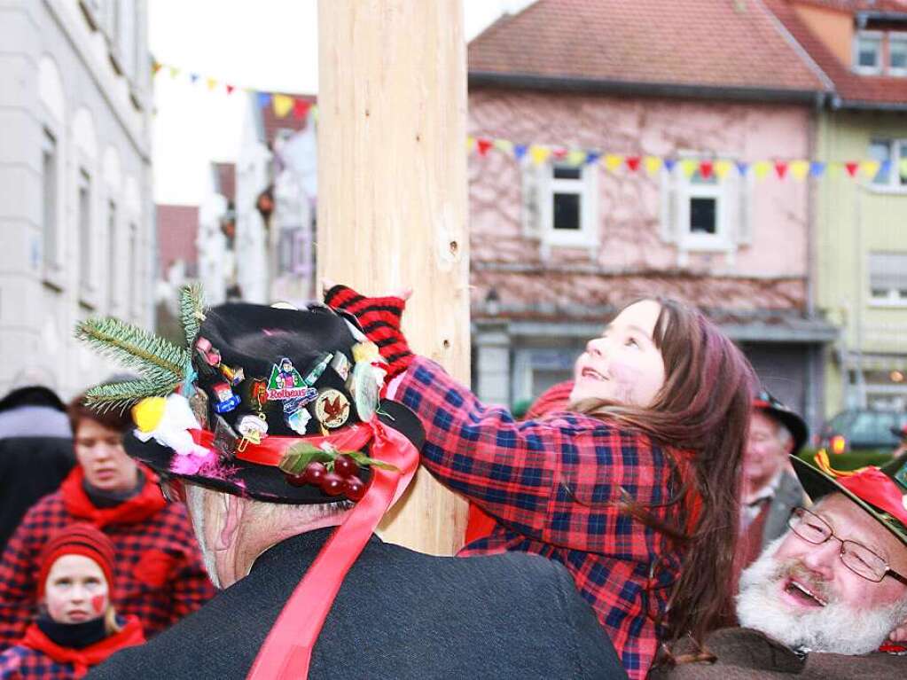 Mit dem Narrenbaumstellen begann in Wehr die heie Phase der Fasnacht.