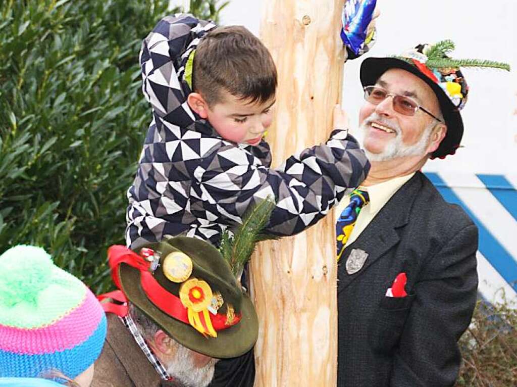 Mit dem Narrenbaumstellen begann in Wehr die heie Phase der Fasnacht.