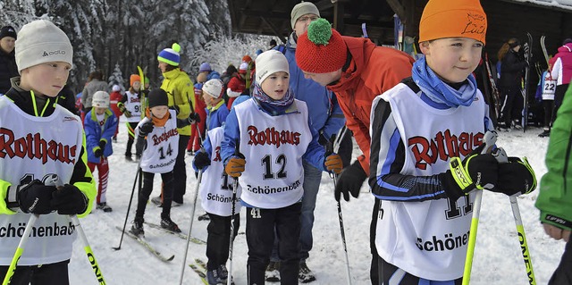 Der eine lchelt, der andere hrt in s...Kinder am Samstag ein tolles Skifest.   | Foto: helmut Junkel