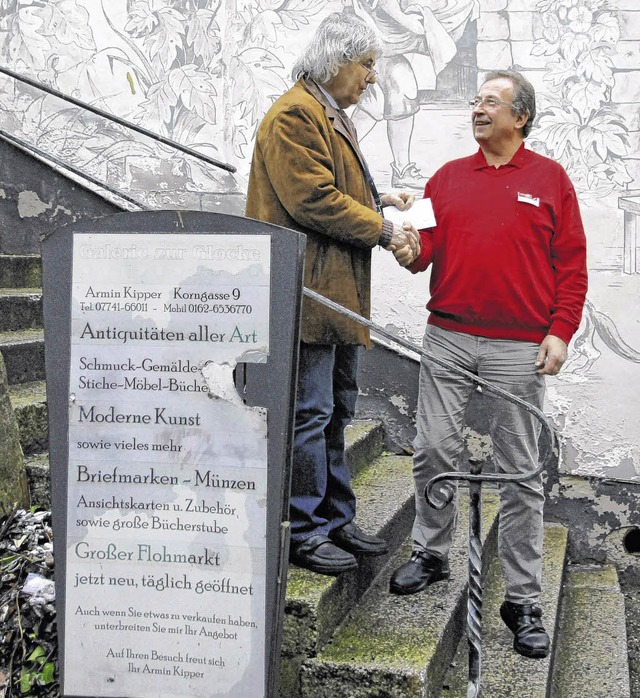 Armin Kipper (links) und Michael Berns...e zur Glocke in der Tiengener Altstadt  | Foto: Manfred Dinort