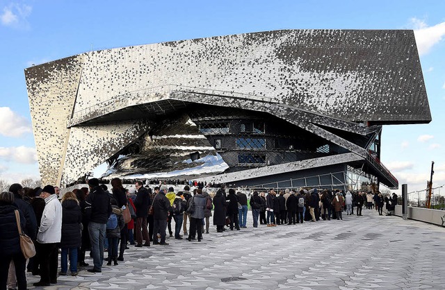 Ein verunglcktes Raumschiff? Nein, die neue Pariser Philharmonie.   | Foto: AFP