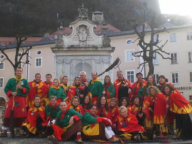 Wieder beim Euro-Carneval in der Mozar...t Salzburg dabei: die Hllhooge Bruet   | Foto: Gerd Lustig