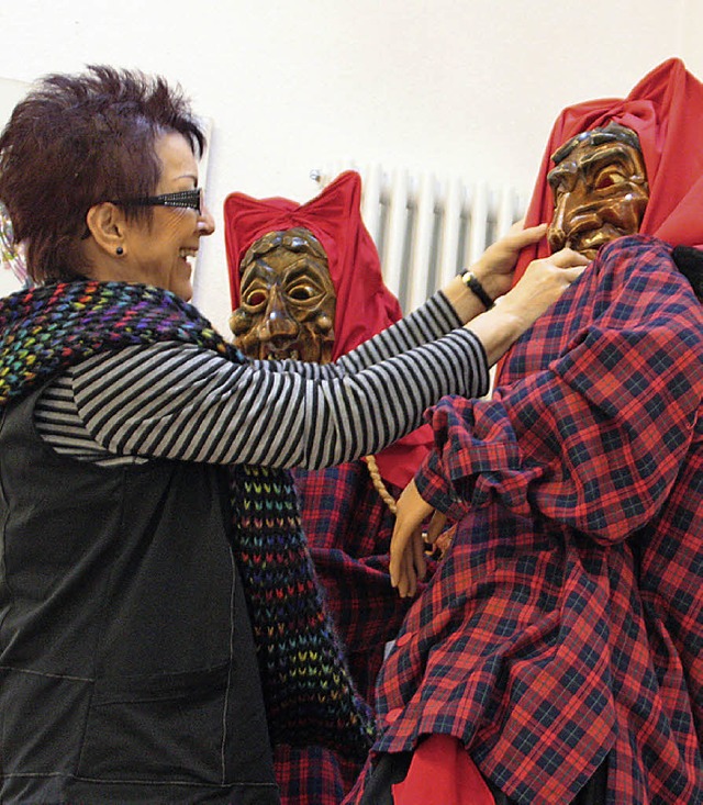 Jutta Fricker machte aus zwei Schaufensterpuppen waschechte Wehrer Hexen.   | Foto: Jrn Kerckhoff