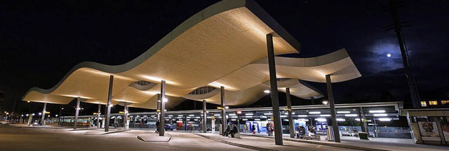 Faszination Holzleimbau: Hier das Dach des Busbahnhofs  Dornach/Arlesheim.   | Foto: Markus Ruf/ZVG