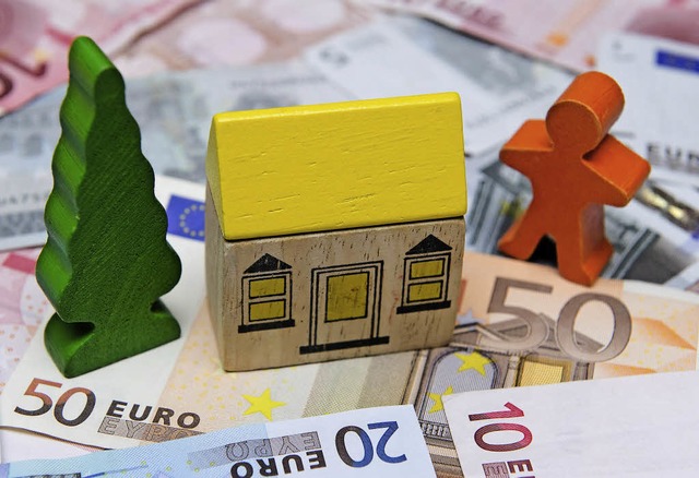 Wer Haus oder Grund besitzt, soll in Gottenheim mehr Grundsteuern zahlen.   | Foto: dpa