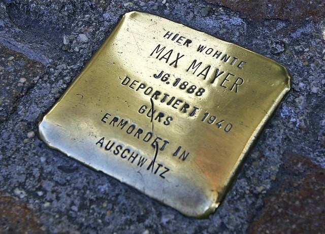 Ein sogenannter Stolperstein in Freibu... den Opfern ihre Namen zurckzugeben.   | Foto: Archiv: Rita Eggstein